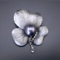 Broszka Kwiat z Perłą 3866