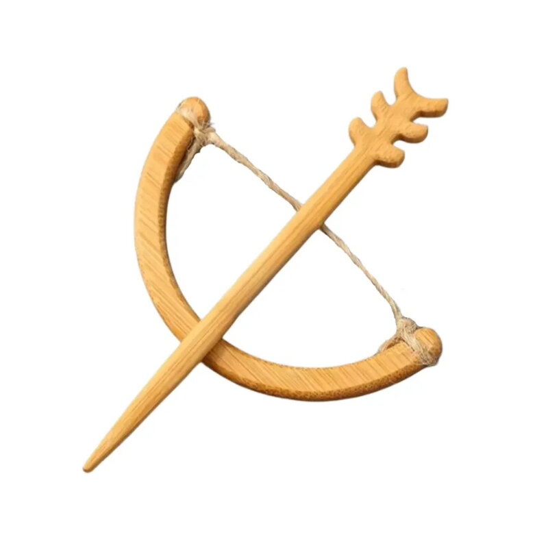 Drewniana broszka Łuk i strzała 3903